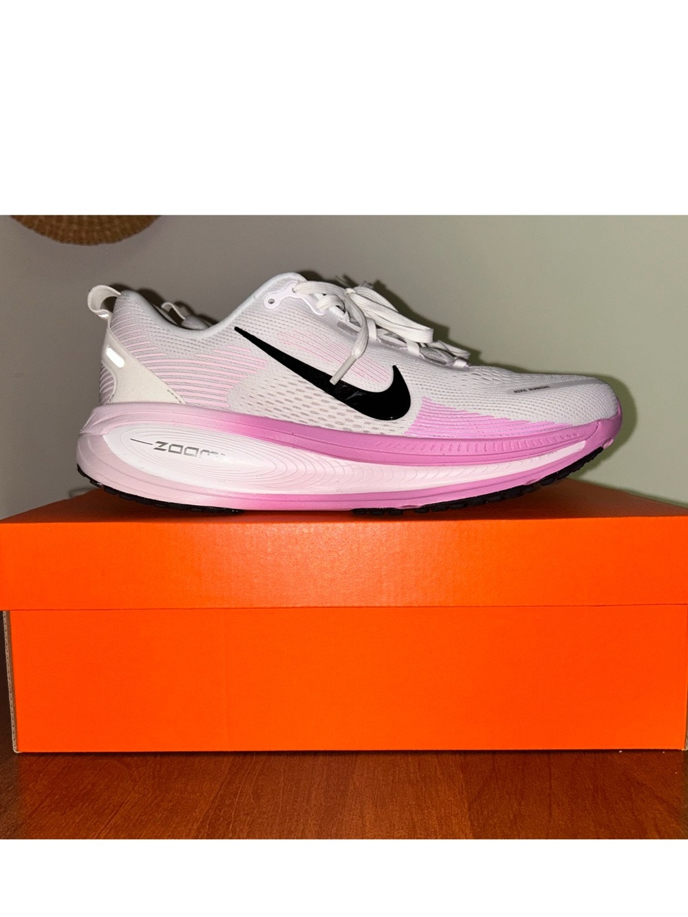 Nike Women's Vomero 18 Running Shoe